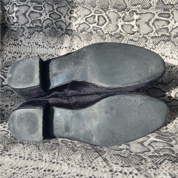 Velour ankle booties with floral design - Picture 5 of 6